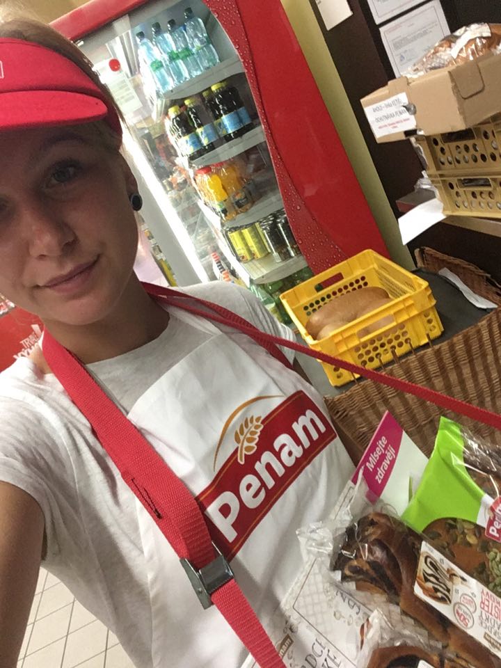 Promotérky na ochutnávku pečiva Penam Jablonec nad Nisou